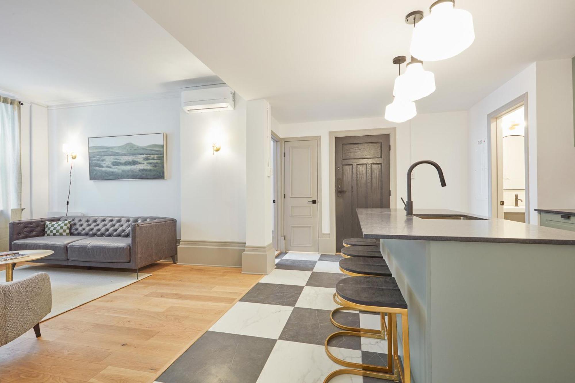 The Chelsea House - Downtown Apartment มอนทรีอัล ภายนอก รูปภาพ